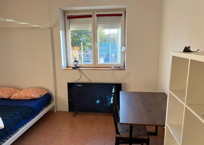 Apartment Centre *